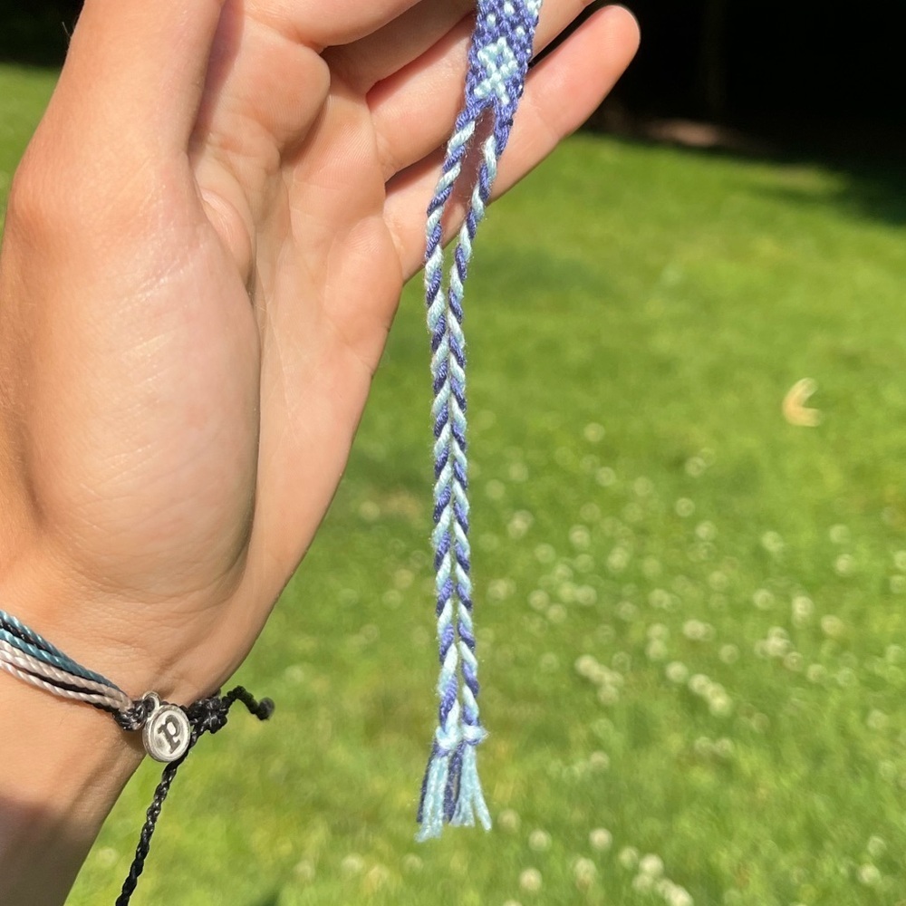 Handmade blue woven bracelet tie on - Picture 4 of 6